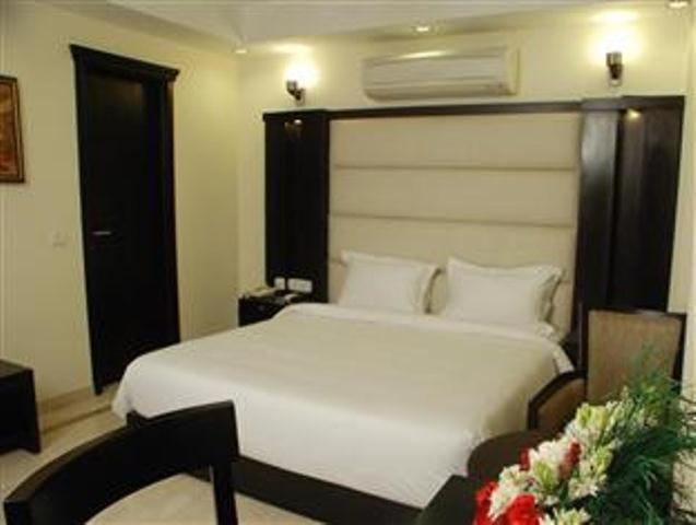 Hotel Meridian Plaza Ню Делхи Стая снимка