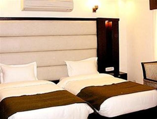 Hotel Meridian Plaza Ню Делхи Стая снимка