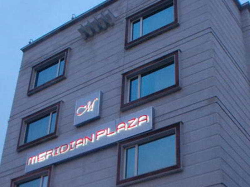 Hotel Meridian Plaza Ню Делхи Екстериор снимка