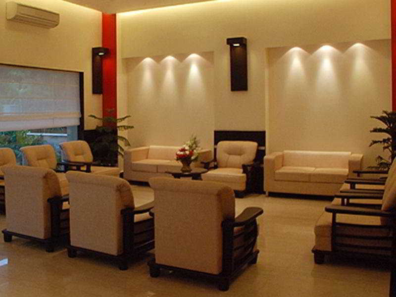 Hotel Meridian Plaza Ню Делхи Екстериор снимка