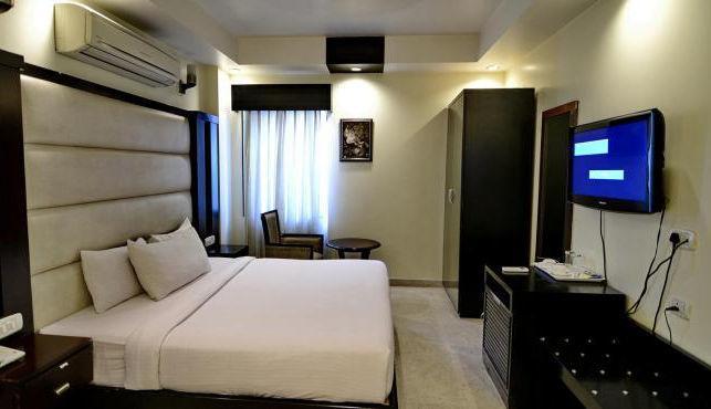 Hotel Meridian Plaza Ню Делхи Екстериор снимка